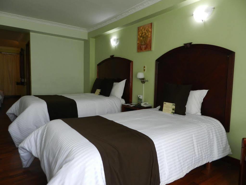 Hotel Libertador ロハ エクステリア 写真