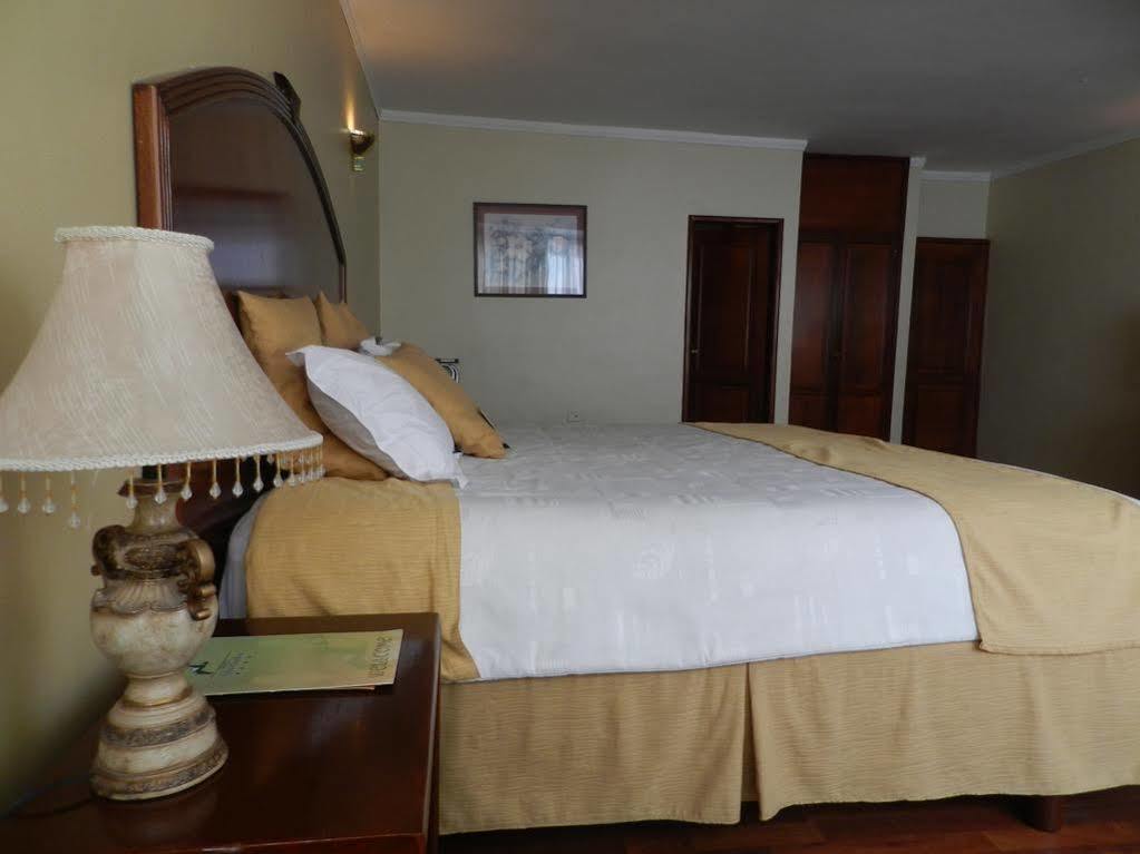 Hotel Libertador ロハ エクステリア 写真