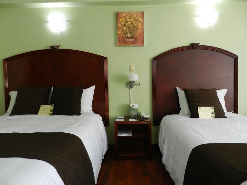 Hotel Libertador ロハ エクステリア 写真