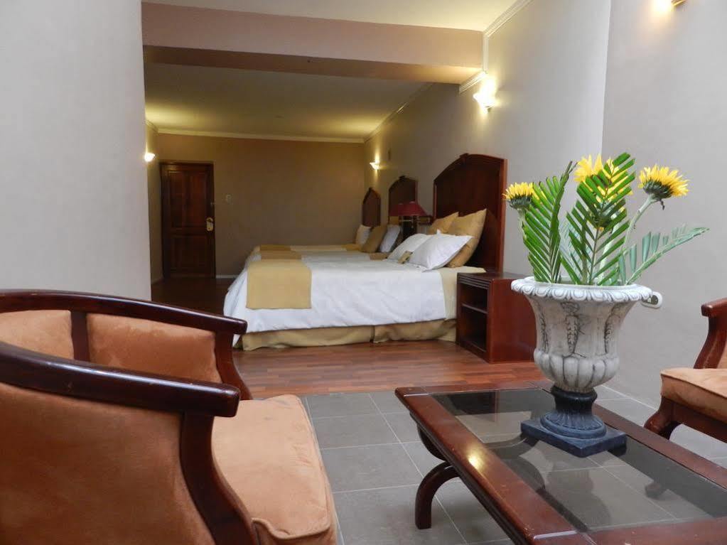 Hotel Libertador ロハ エクステリア 写真