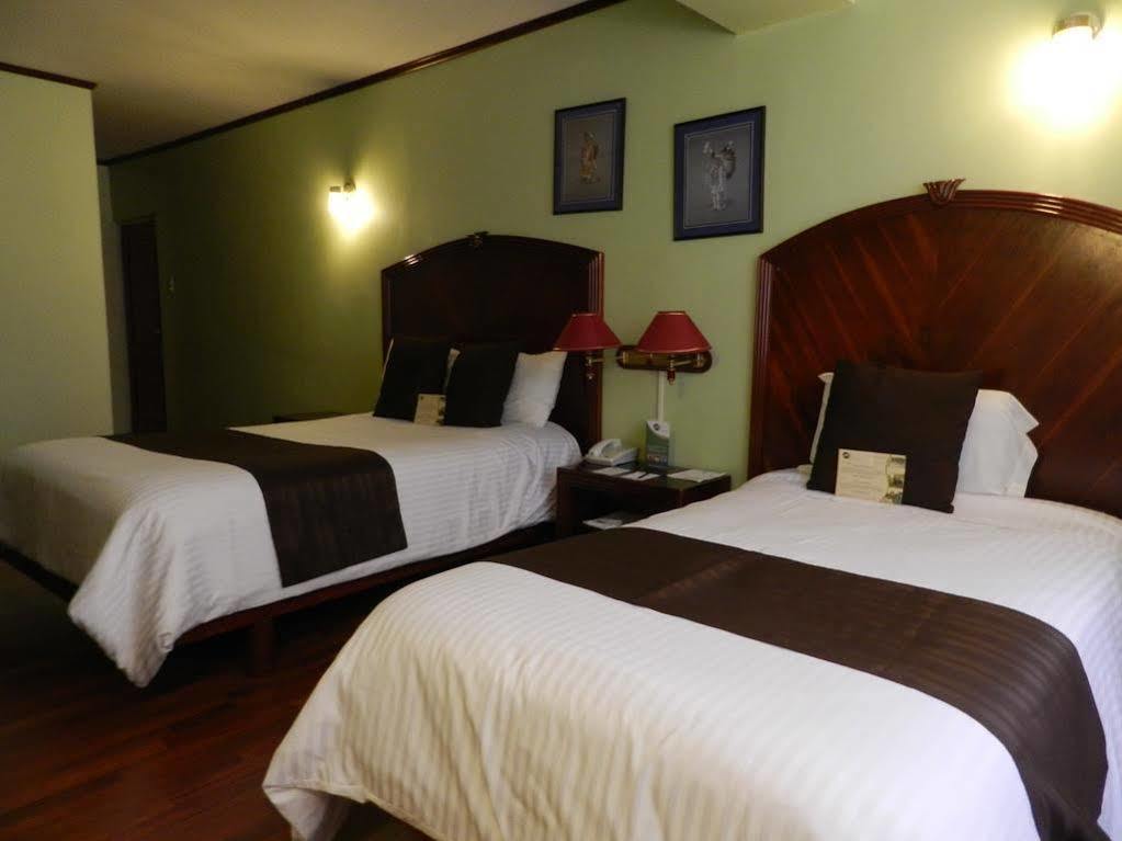 Hotel Libertador ロハ エクステリア 写真